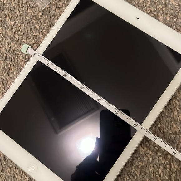 Apple iPad Air 32GB - Picture 13 of 14